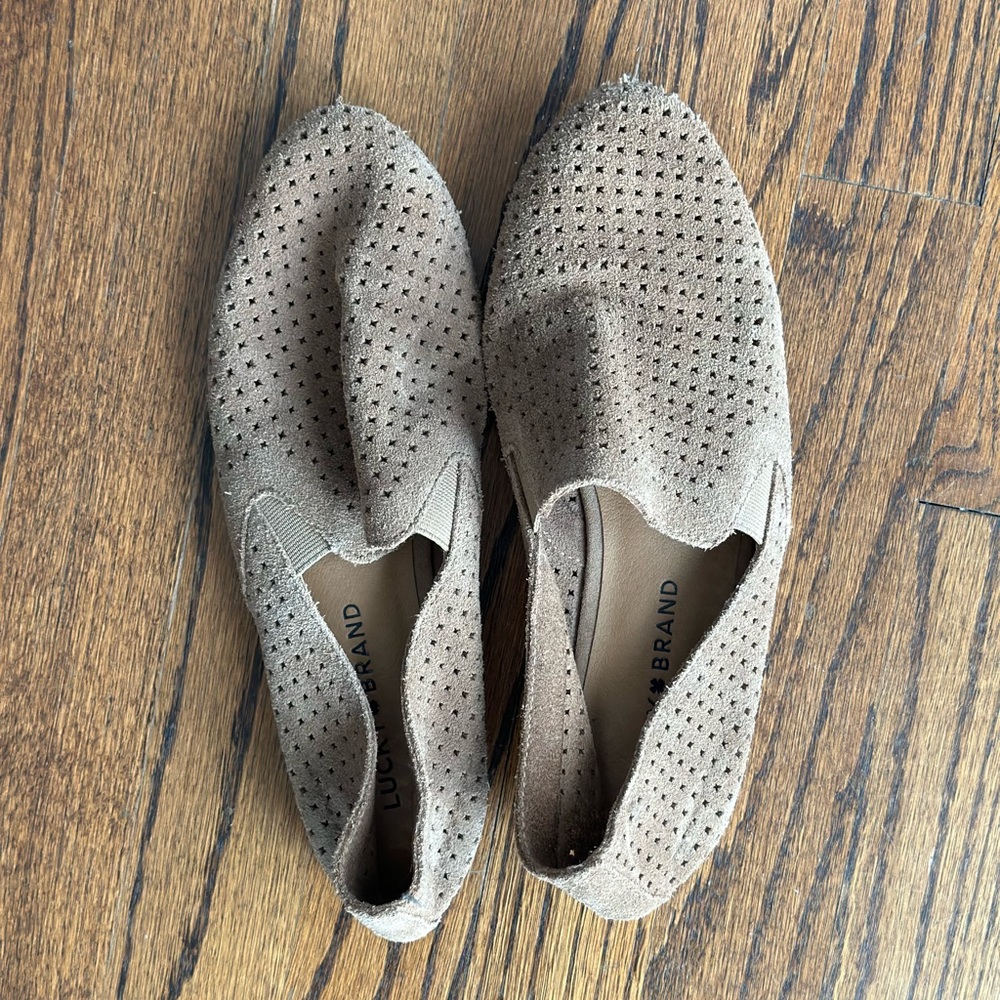 Lucky Brand slides (7)
